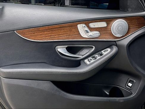 Used 2020 Mercedes-Benz C 300 Sedan image 22
