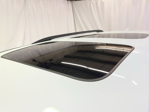 Used 2023 Chevrolet Traverse Premier w/ Redline Edition image 16