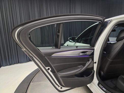 Used 2019 BMW M5 image 31