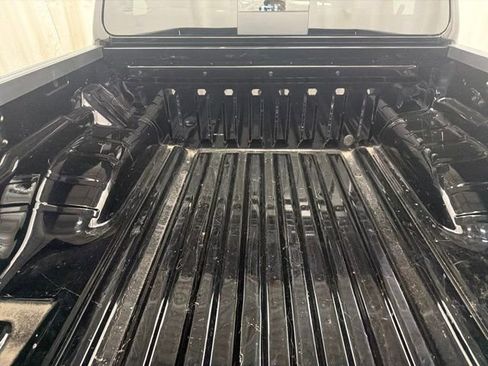 Used 2023 Nissan Frontier PRO-4X w/ Technology Package AWD/4WD image 32