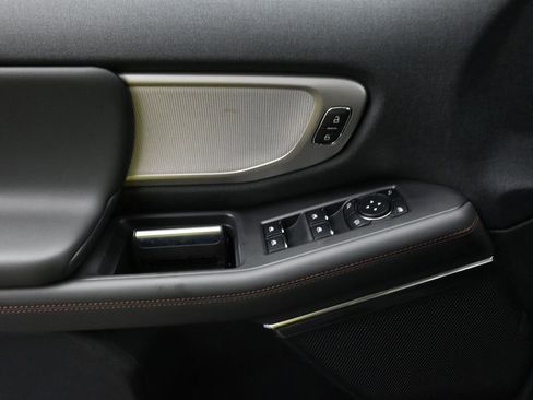 New 2025 Ford Expedition Active image 18