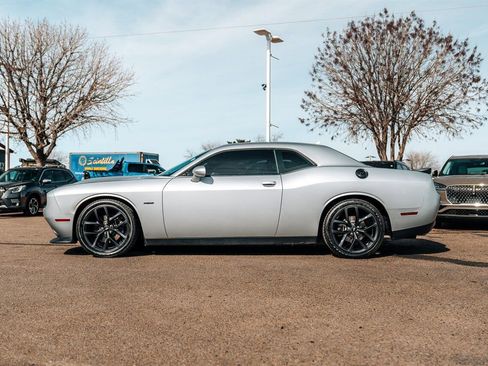 Used 2019 Dodge Challenger R/T w/ Plus Package image 4