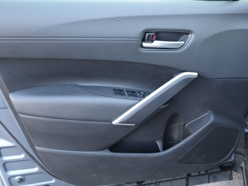 Used 2024 Toyota Corolla Cross XLE FWD image 18