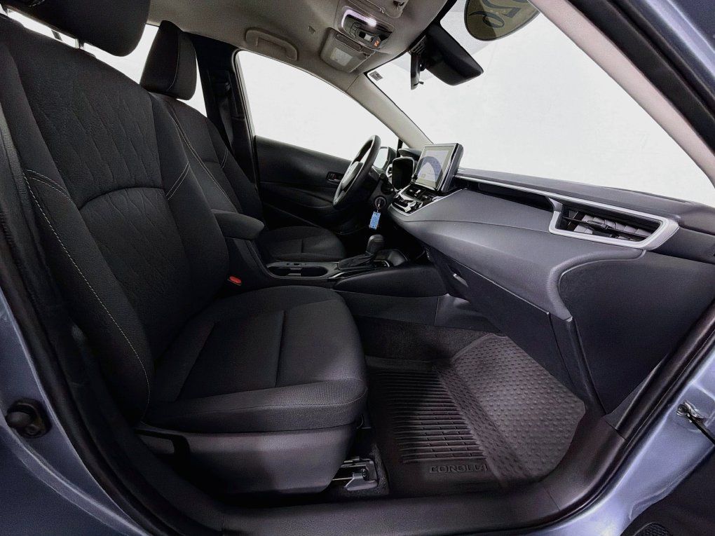 Used 2026 Toyota Corolla LE FWD image 31