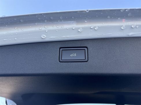 New 2026 Volkswagen Tiguan SE R-Line image 45