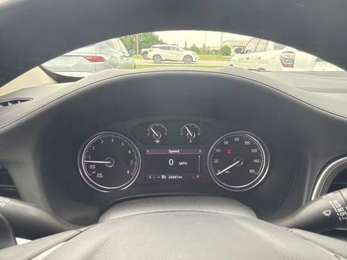 Used 2023 Buick Enclave Essence FWD image 17
