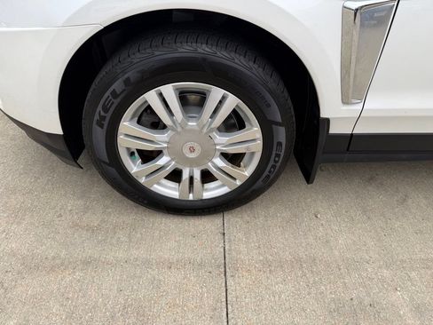 Used 2015 Cadillac SRX Luxury w/ Driver Awareness Package AWD/4WD image 12
