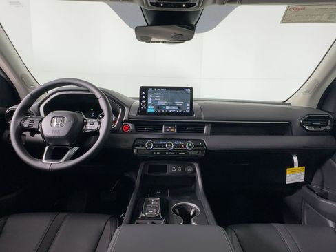 New 2025 Honda Pilot Touring image 15