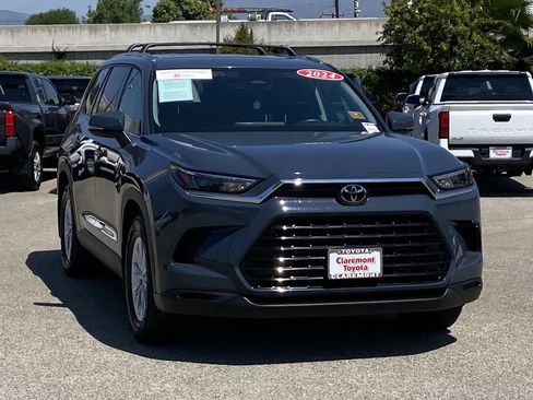 Certified 2024 Toyota Grand Highlander XLE image 47