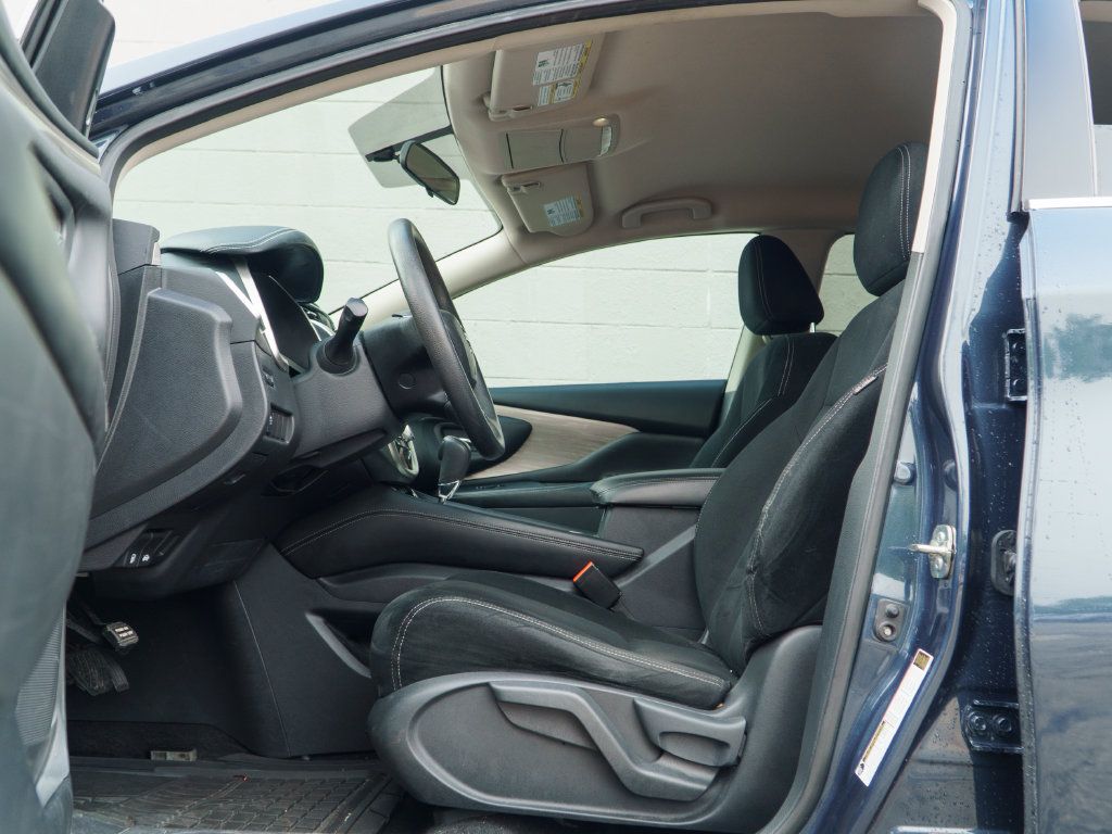 Used 2018 Nissan Murano S FWD image 17