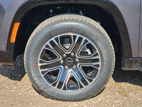 New 2026 Jeep Grand Wagoneer 2WD w/ Premium Group I image 7