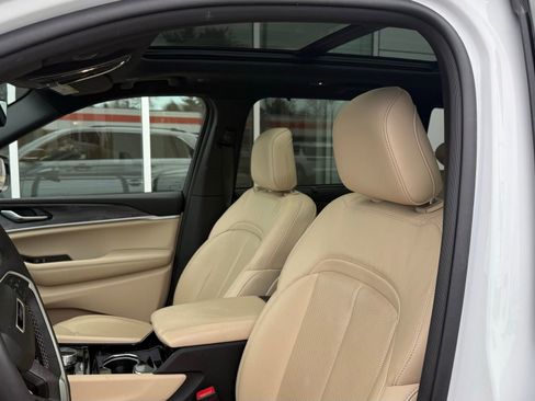 Used 2022 Jeep Grand Cherokee Limited 4xe w/ Luxury Tech Group II image 23