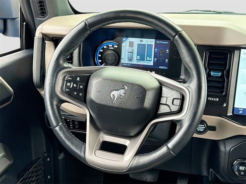 Used 2023 Ford Bronco Wildtrak image 31