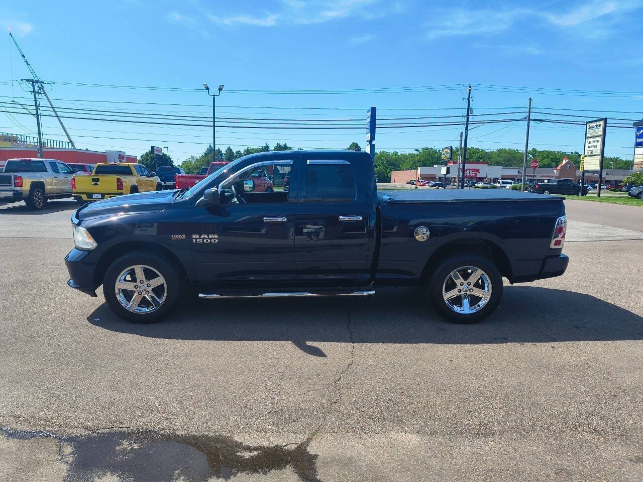 Used 2015 RAM 1500 Express AWD/4WD image 9