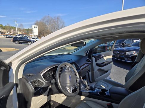 Used 2017 Ford Edge Titanium w/ Equipment Group 301A image 21