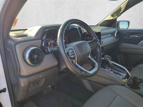 Used 2025 Chevrolet Colorado ZR2 w/ Midnight Edition AWD/4WD image 13