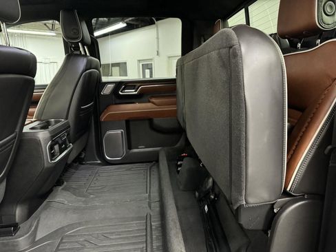 Used 2024 GMC Sierra 3500 Denali Ultimate AWD/4WD image 30