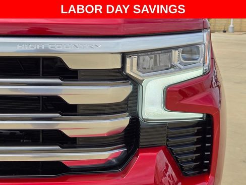 Used 2025 Chevrolet Silverado 1500 High Country w/ Technology Package AWD/4WD image 31