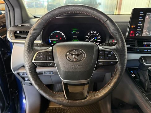 Used 2024 Toyota Sienna XSE AWD/4WD image 20