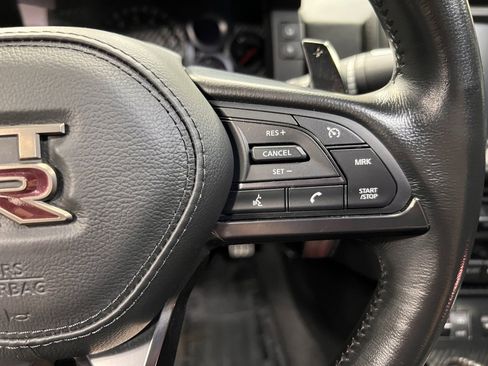 Used 2020 Nissan GT-R Premium image 24