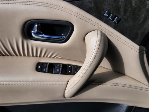 Used 2023 Nissan Armada Platinum w/ Cargo Package image 9