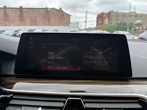 Used 2019 BMW 530i xDrive w/ Convenience Package AWD/4WD image 10