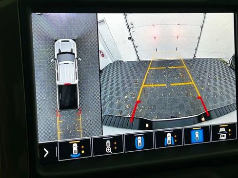 Used 2023 Chevrolet Silverado 2500 High Country w/ Z71 Off-Road Package image 5