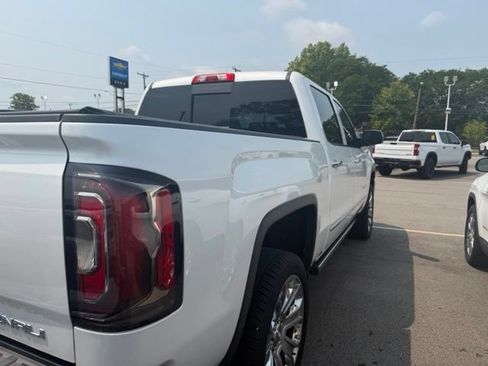 Used 2017 GMC Sierra 1500 Denali w/ Denali Ultimate Package AWD/4WD image 6