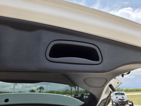 New 2026 Jeep Compass Latitude image 26