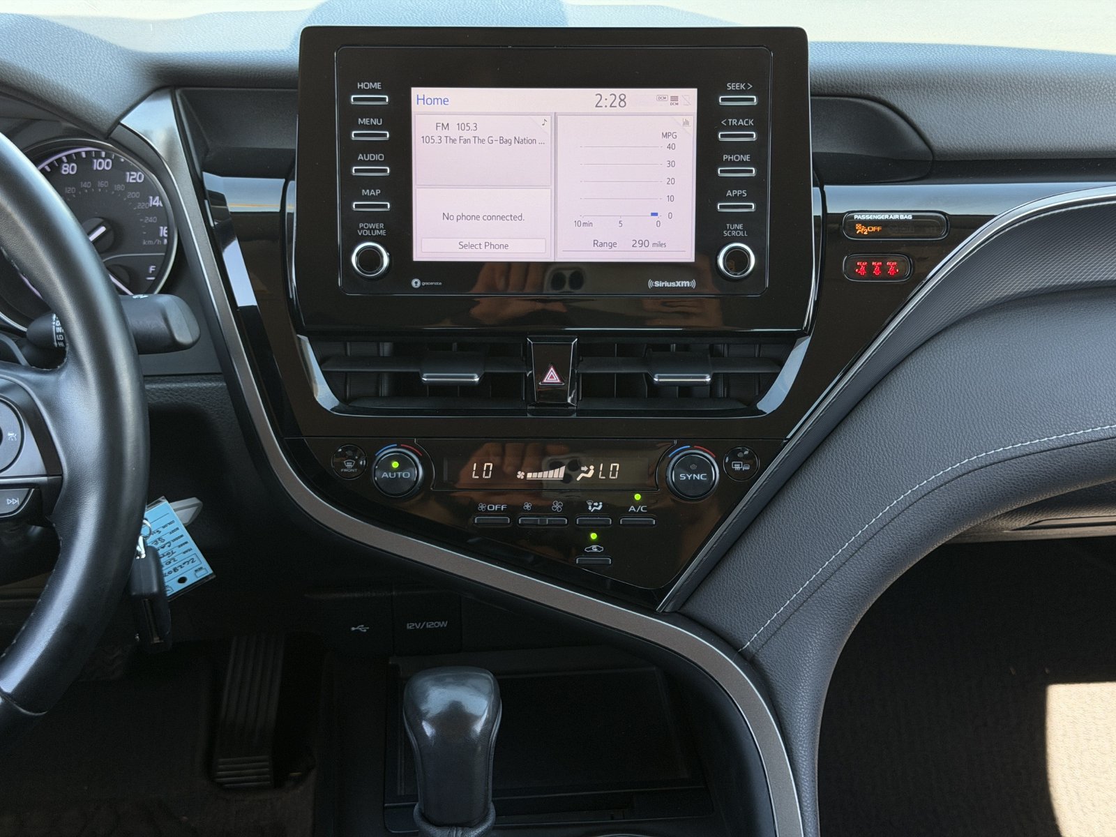 Used 2022 Toyota Camry SE FWD image 18