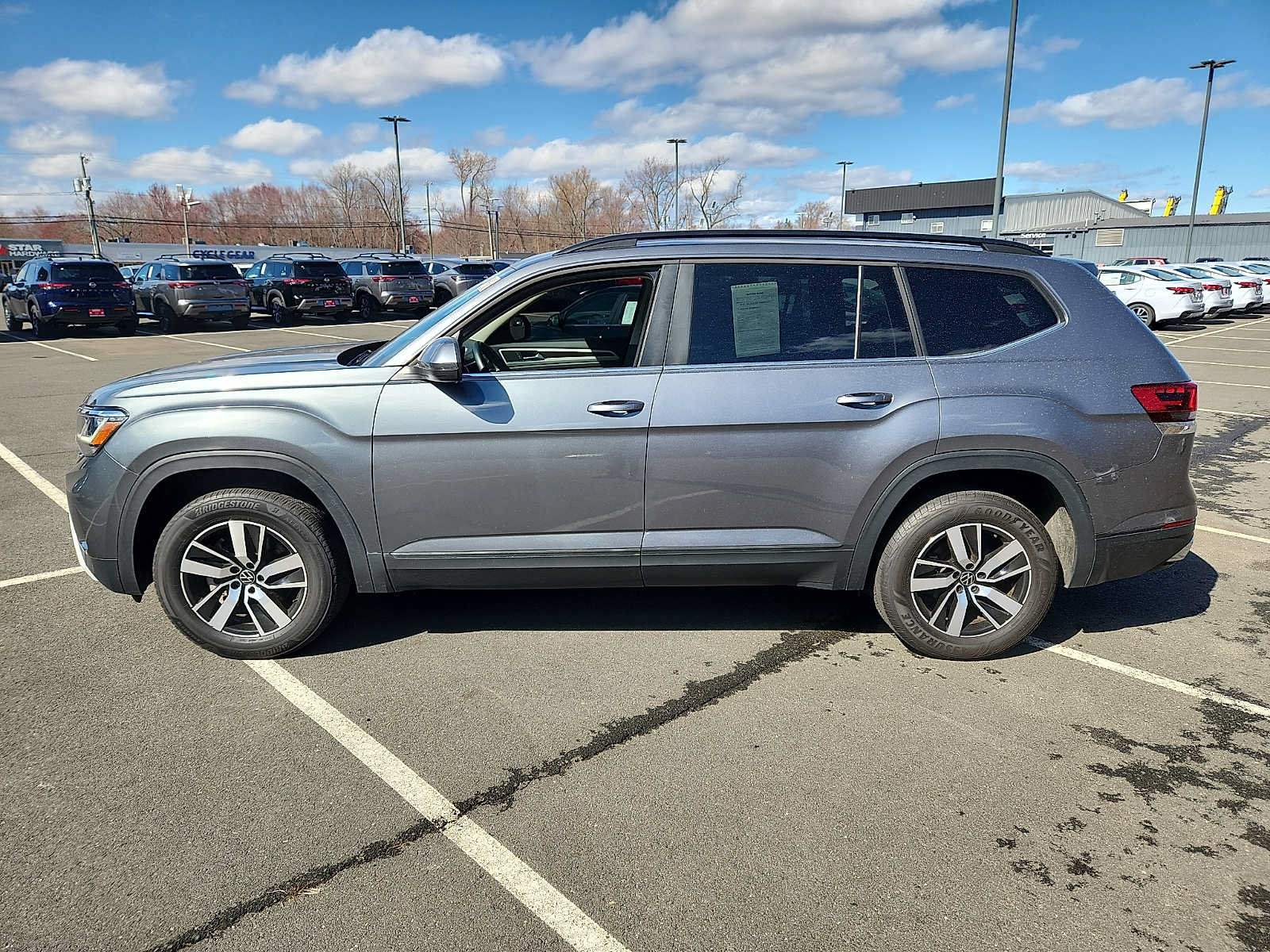 Used 2023 Volkswagen Atlas SE AWD/4WD image 7