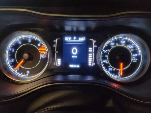 Used 2019 Jeep Cherokee Latitude Plus w/ Cold Weather Group image 23