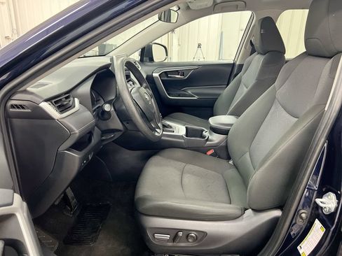 Used 2024 Toyota RAV4 XLE FWD image 20