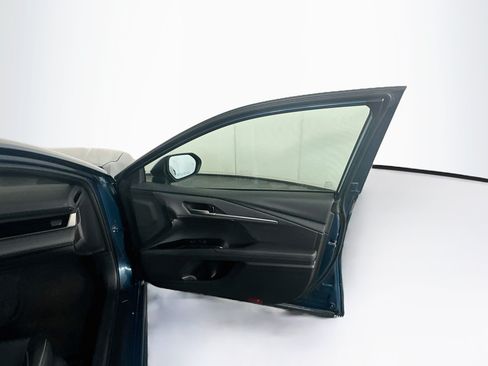 Used 2025 Toyota Camry SE FWD image 29