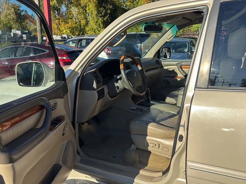 Used 2005 Lexus LX 470 4WD image 9