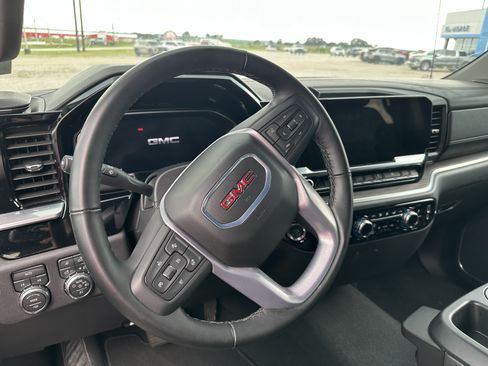 Used 2026 GMC Sierra 1500 SLT AWD/4WD image 2