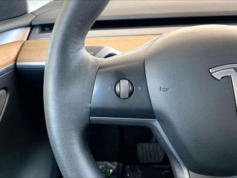 Used 2023 Tesla Model Y Long Range AWD/4WD image 11