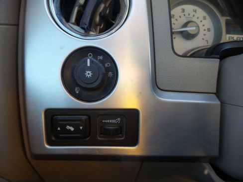 Used 2010 Ford F150 4x4 SuperCrew image 30