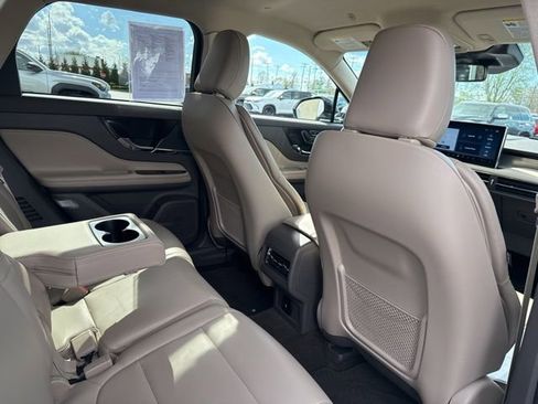 Used 2024 Lincoln Corsair AWD image 29