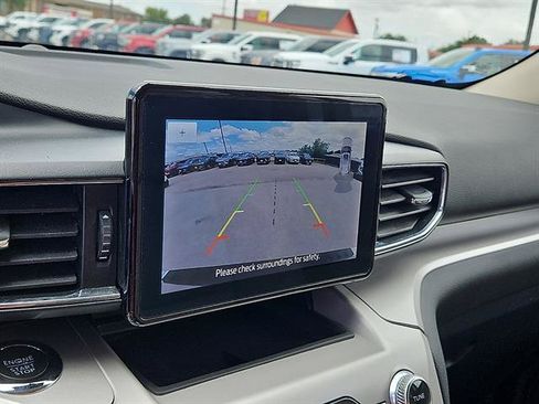 Used 2024 Ford Explorer XLT w/ Equipment Group 202A RWD image 17