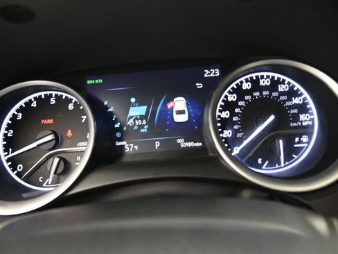 Used 2022 Toyota Camry XLE image 10