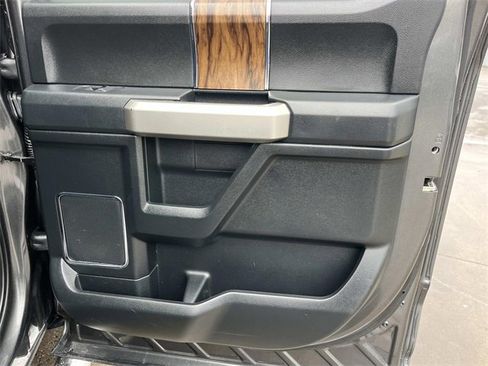 Used 2019 Ford F150 Lariat image 21