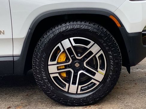 Used 2023 Rivian R1S Adventure image 9