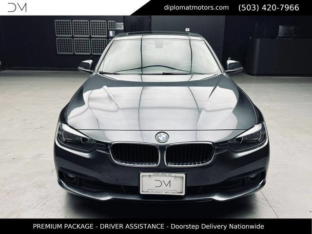 Used 2017 BMW 320i Sedan RWD image 11