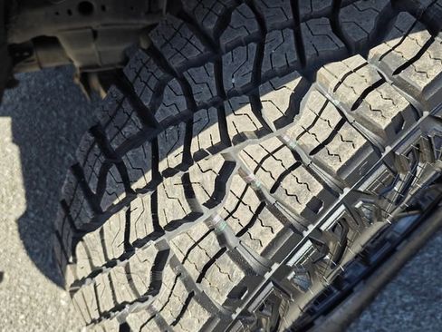 Used 2024 Jeep Wagoneer L 4WD image 15