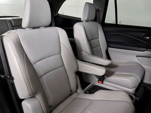 Used 2017 Honda Pilot Elite image 60