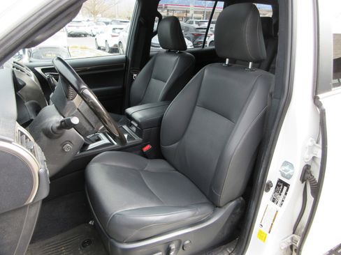 Used 2021 Lexus GX 460 Premium w/ Premium Package image 20