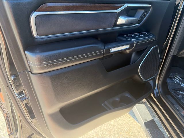 Used 2021 RAM 1500 Laramie AWD/4WD image 10