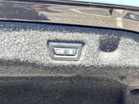 Used 2025 BMW i5 xDrive40 w/ Premium Package image 29