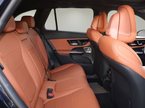 Used 2023 Mercedes-Benz GLC 300 4MATIC image 17